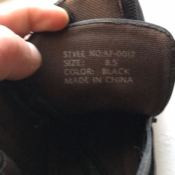 Men's 8.5 black Andrew Fezza boots. Never worn - Picture 4 of 5